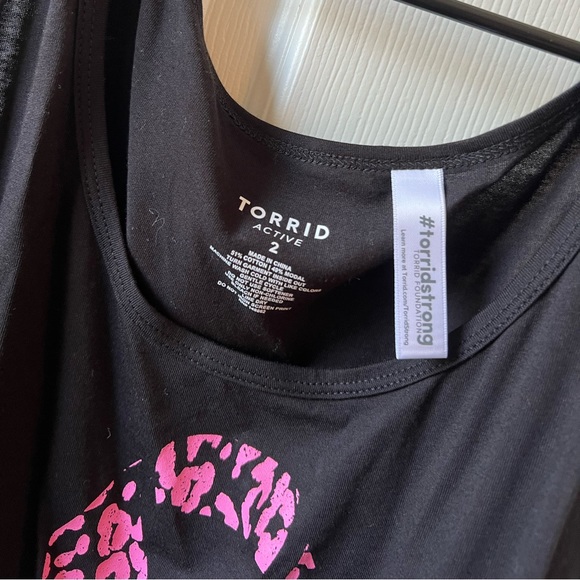 Torrid Strong Scoop Neck Active Tank Size 2 - Picture 6 of 6